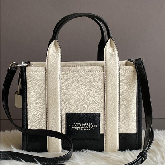 H006L01RE22 - Marc Jacobs The Colorblock Mini Tote Bag - Picture 8 of 16